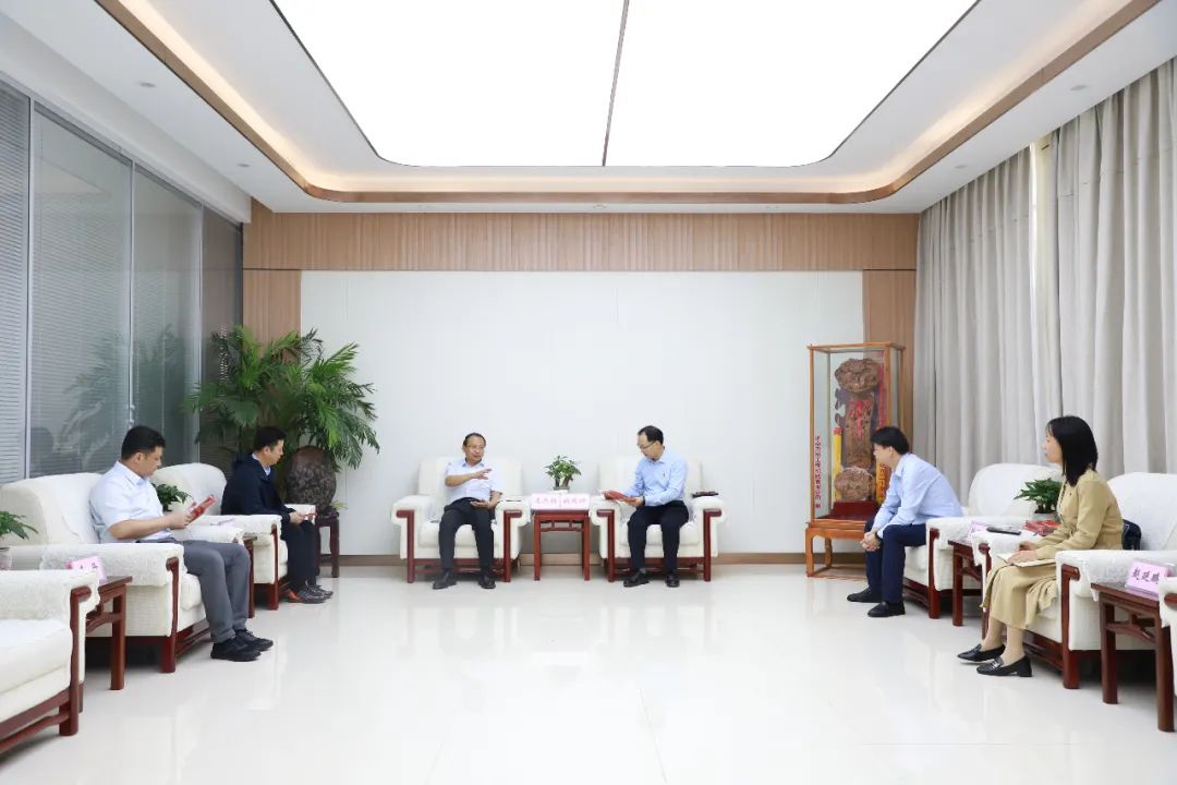 魏都區(qū)領(lǐng)導(dǎo)到萬里交科慰問走訪高層次人才，凝心聚力推動(dòng)企業(yè)經(jīng)濟(jì)發(fā)展