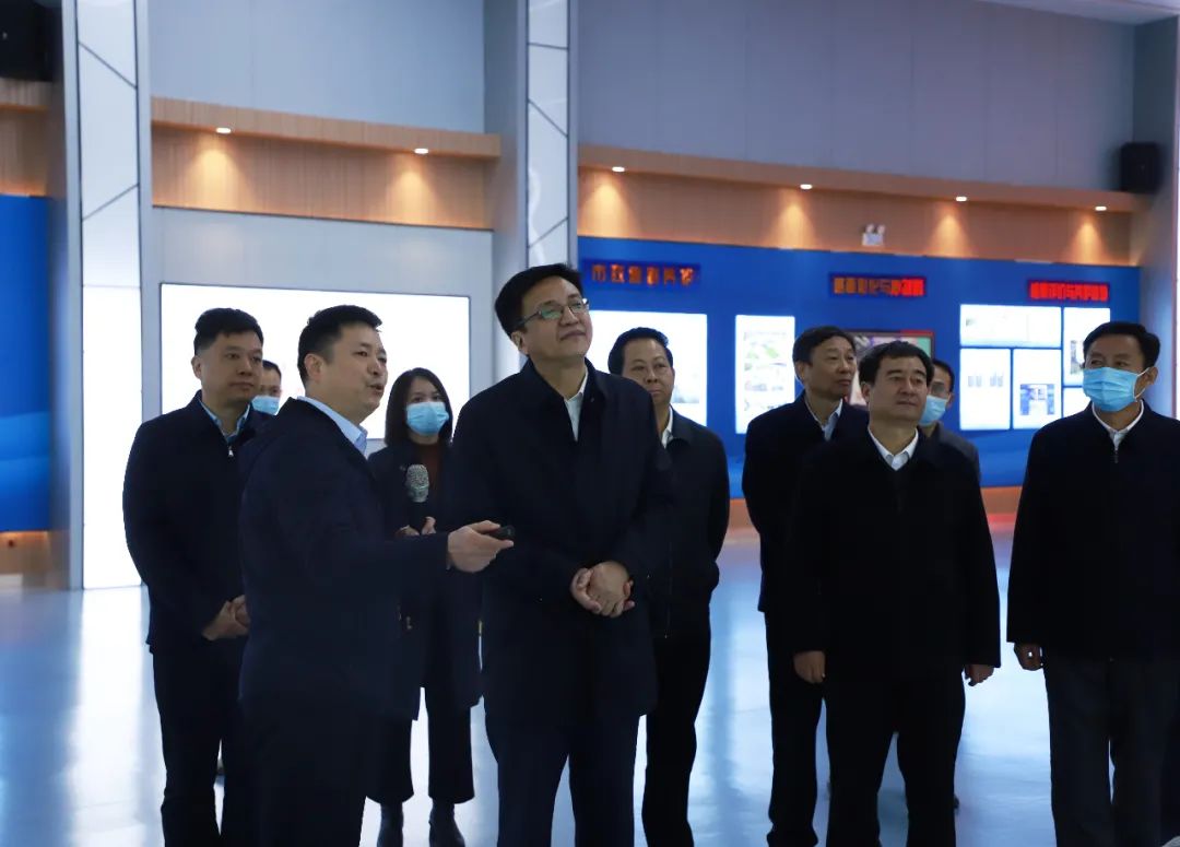 河南省交通運輸廳黨組書記、廳長徐強調(diào)研萬里交科創(chuàng)新驅(qū)動助力交通強省建設工作