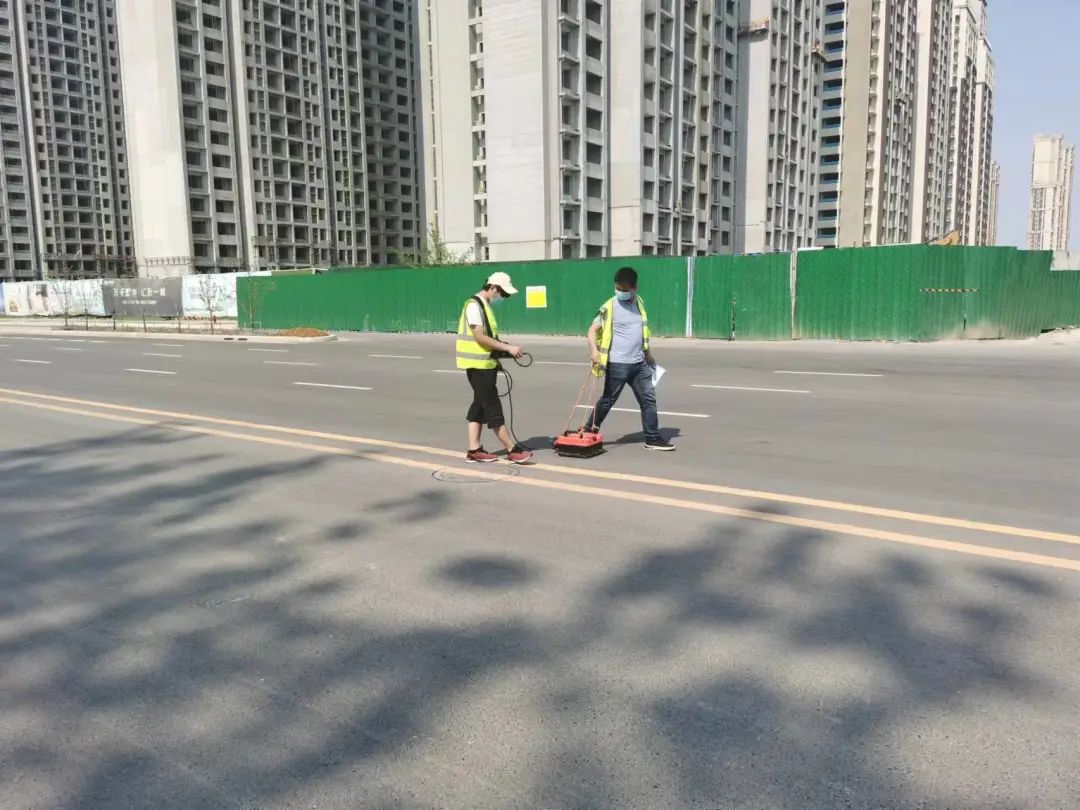 【施工動(dòng)態(tài)】無(wú)損檢測(cè)-鄭州市垂柳路空洞檢測(cè)