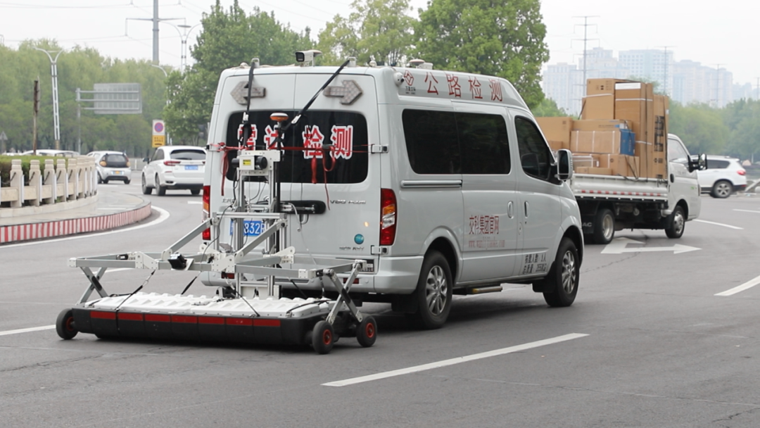 蓮城大道做“體檢”，萬里交科無損檢測團隊為道路暢通保駕護航